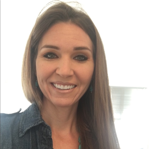 Meet your Posher, Sarah - Picture 2 of 2